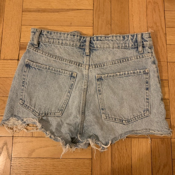 Zara Jean short. Size 4 - Picture 3 of 3